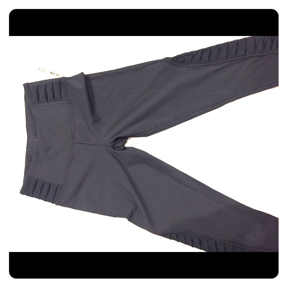 Victoria Secret sport leggings NWT